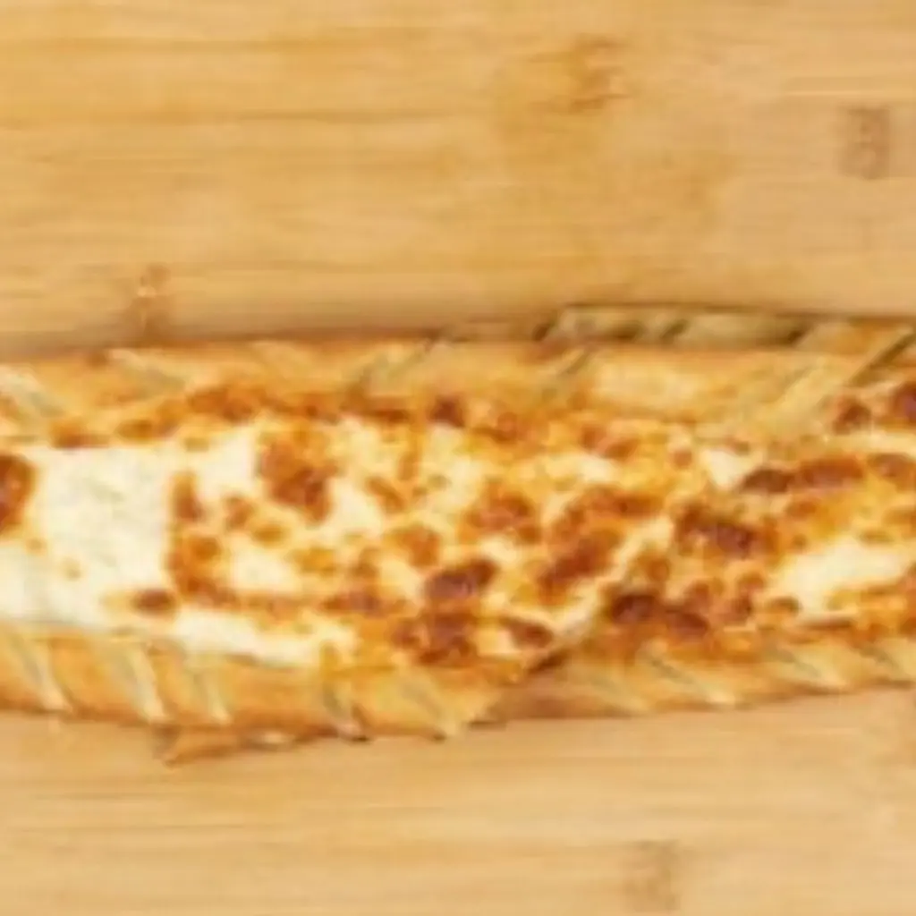 Mozzarella + Turkish Olives Pie - Medium